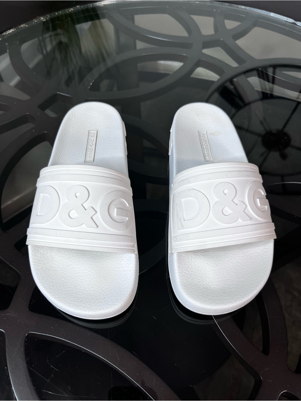 Dolce & Gabbana
beachwear (slides/sandals)
Women's Sz 37/6.5